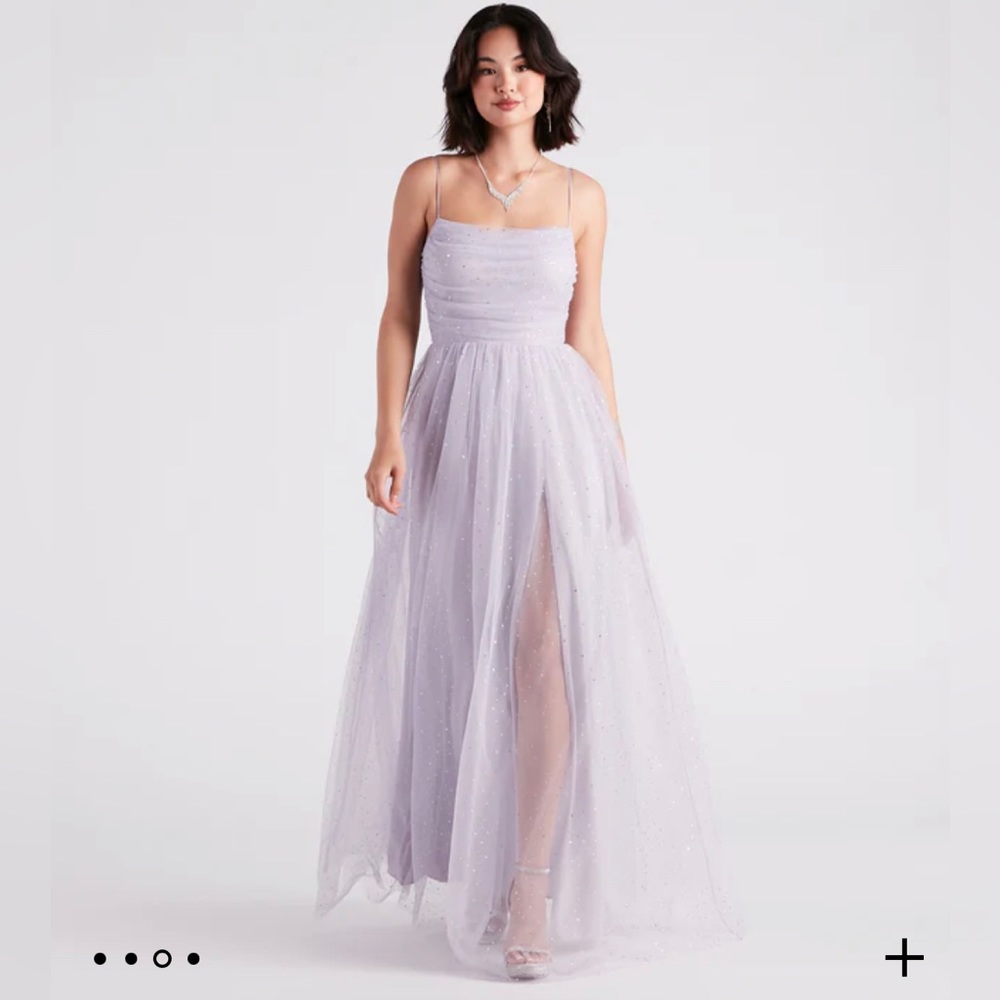 New with tags: Windsor dreamy tulle glitter ball gown - PERFECT FOR PROM